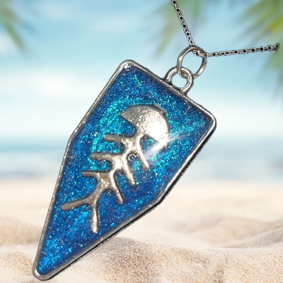 Hand Crafted Jewelry - Handmade Silertone Fishbone Necklace NEW